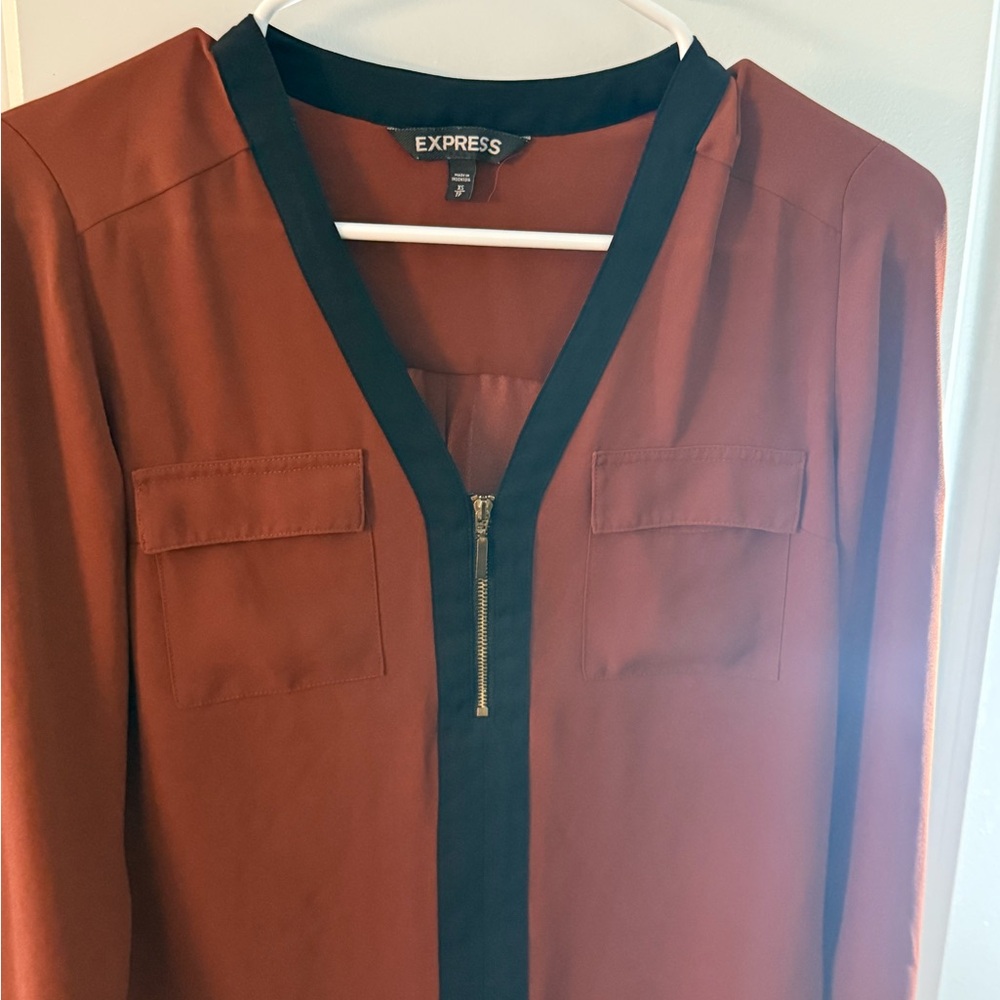 Express Terracotta Top with Black Accents